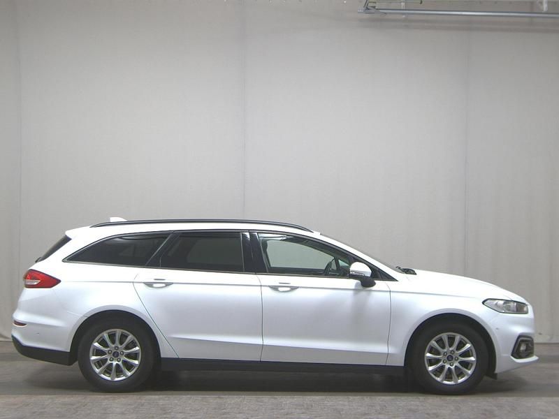 Weiss Gebraucht 2022 Ford Mondeo Trend Kombi | 14.480 € (Guter Preis) - Bild 1/4