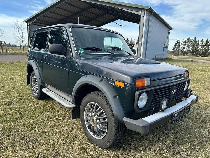 Gebraucht Lada niva 83 PS (61 kW) 2012 Grün SUV