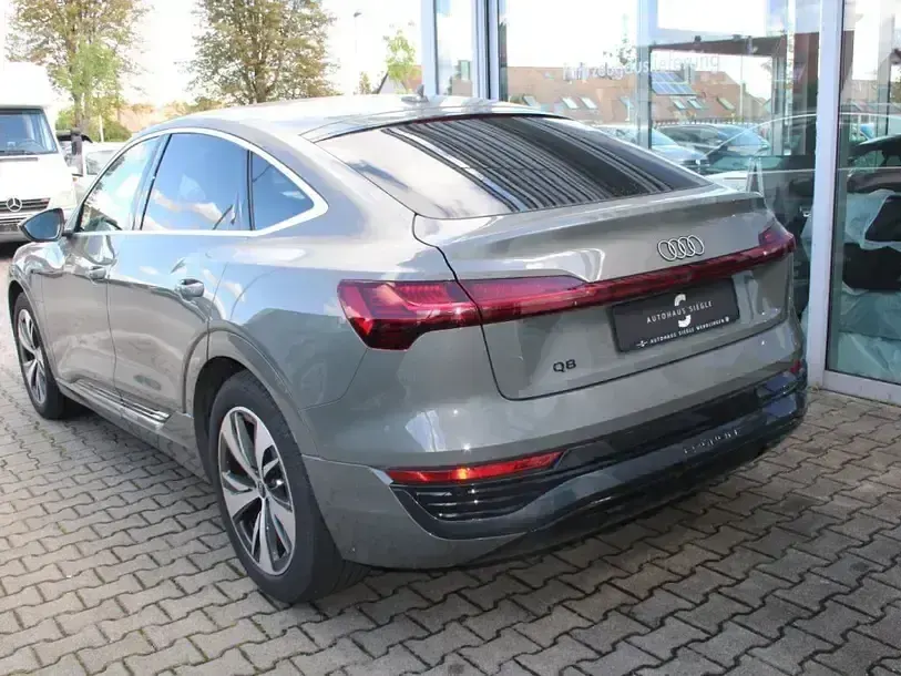 Gebraucht Audi Q8 e-tron Advanced 250 kW (340 PS) 2023 Grau SUV