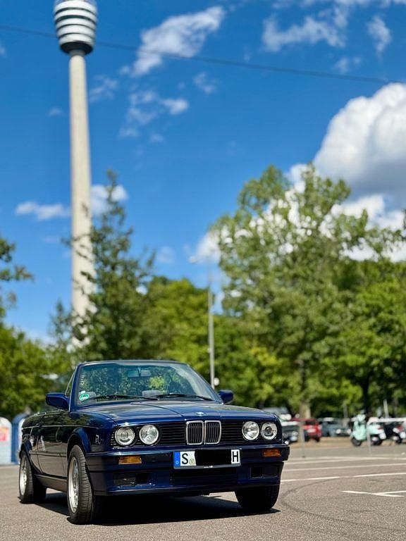 Blau Gebraucht 1991 BMW 318 Cabriolet Cabrio | 9.100 € - Bild 1/4