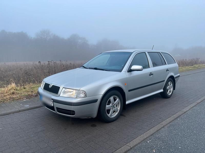 Gebraucht Skoda Octavia 90 PS (66 kW) 1999 Silber Kombi
