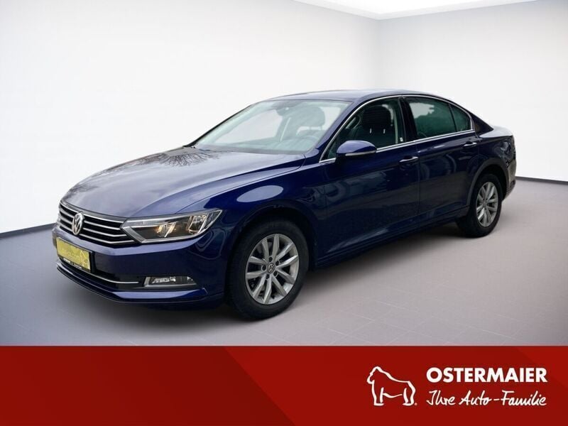 Gebraucht VW Passat Comfortline 150 PS (110 kW) 2017 Atlantic blue Limousine