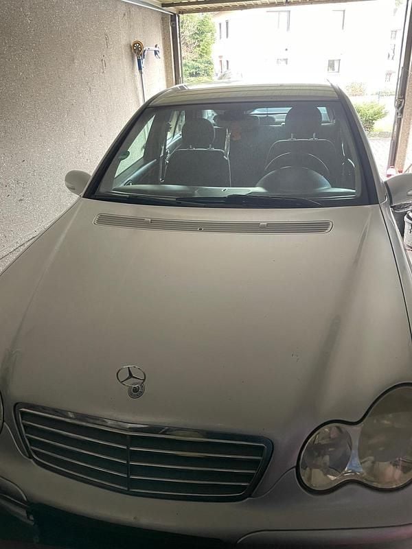 Gebraucht Mercedes C220 150 PS (110 kW) 2004 Silber Limousine