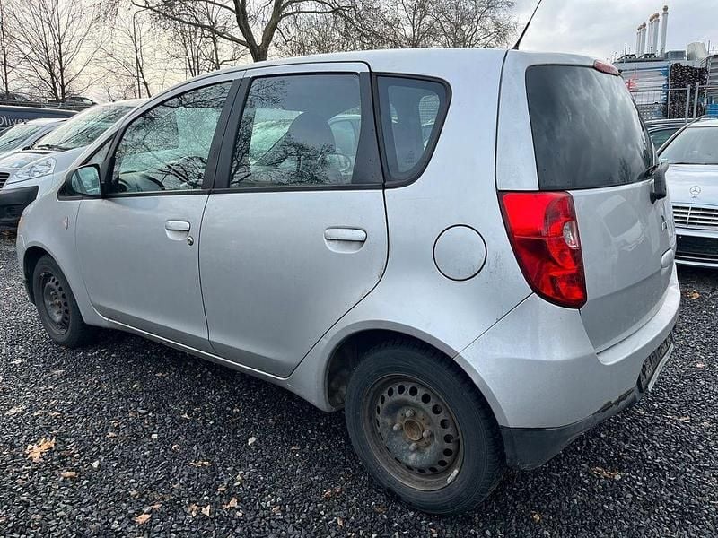 Gebraucht Mitsubishi Colt Invite 95 PS (69 kW) 2009 Silber Kleinwagen