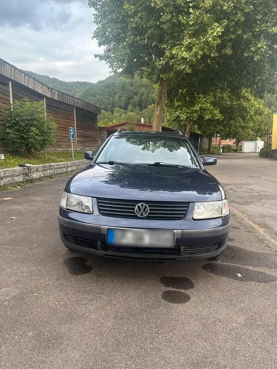 Gebraucht VW Passat 101 PS (74 kW) 1999 Blau Kombi