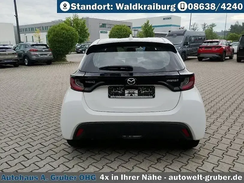 Gebraucht Mazda 2 116 PS (85 kW) 2023 Weiß Kleinwagen