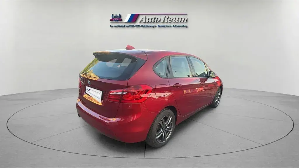 Gebraucht BMW 216 Active Tourer Performance 102 PS (75 kW) 2016 Rot Van / Kleinbus