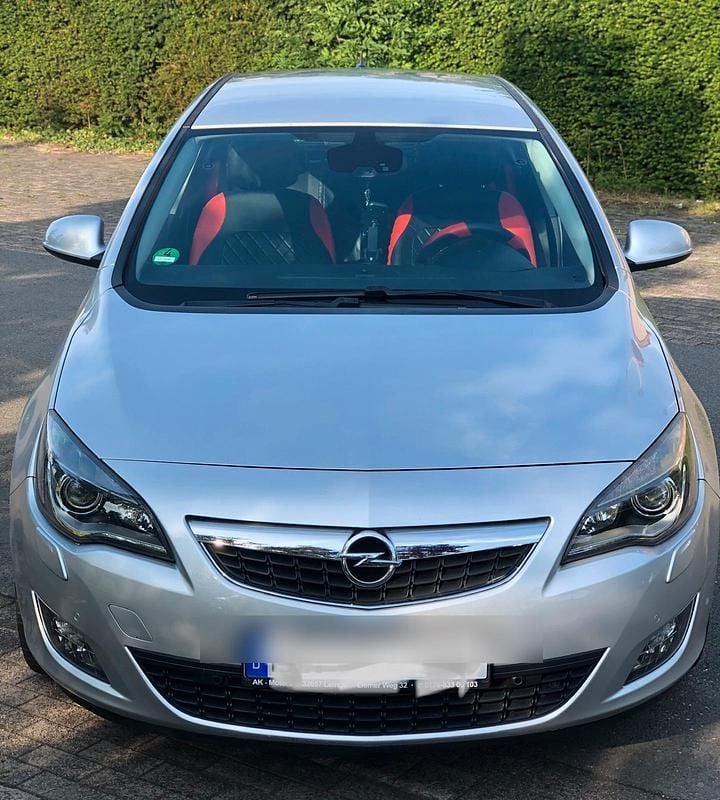 Silber Gebraucht 2010 Opel Astra Limousine | 5.600 € (Guter Preis) - Bild 1/4
