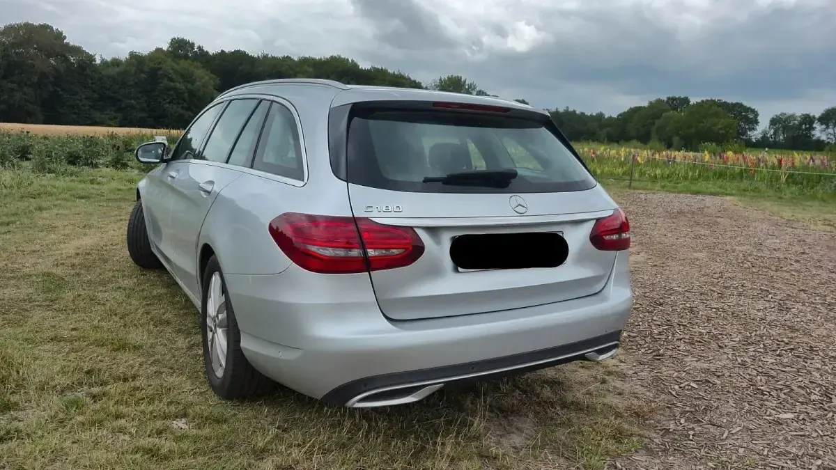 Gebraucht Mercedes C180 156 PS (114 kW) 2019 Silber Kombi