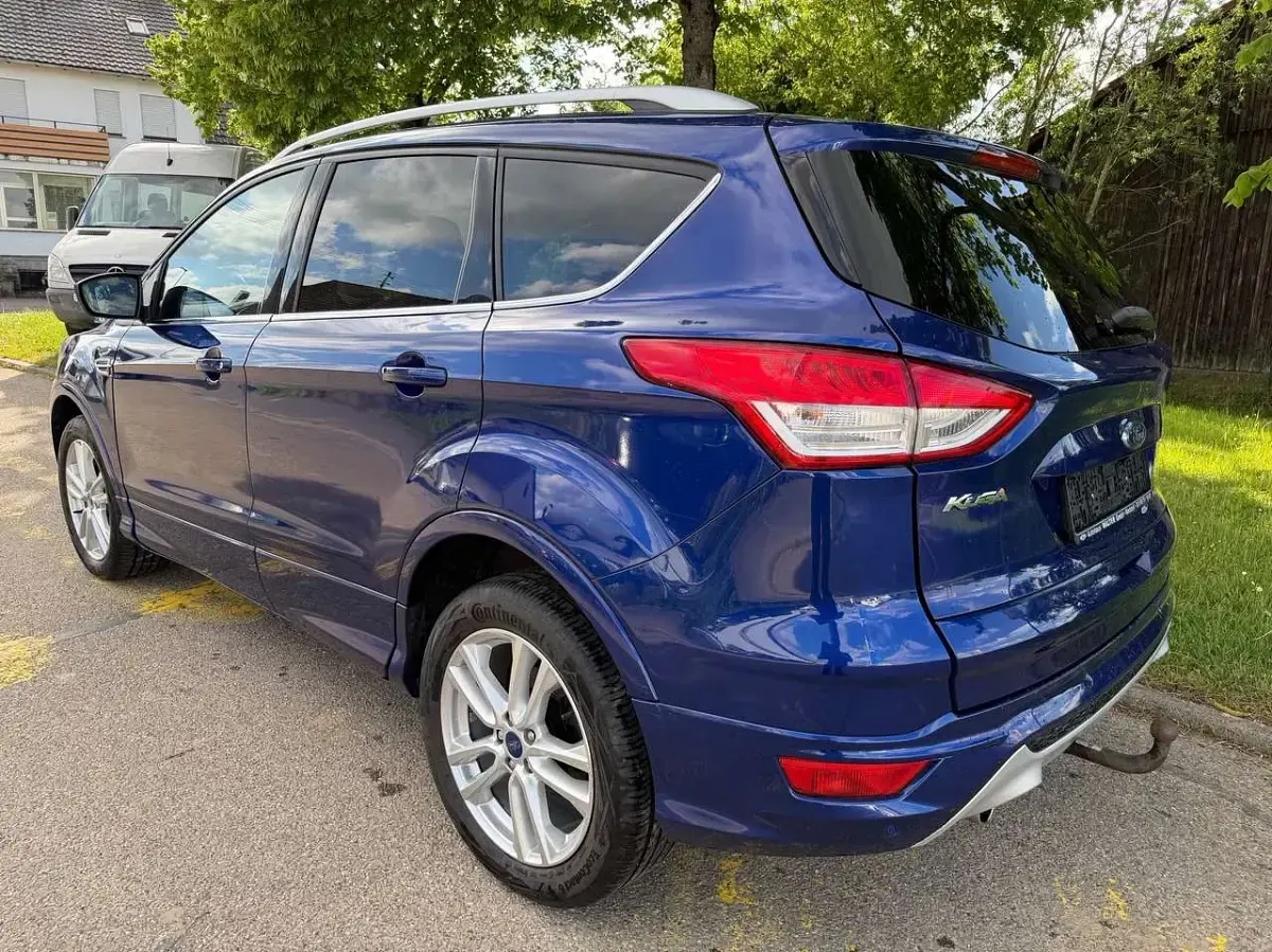 Używany Ford Kuga Individual 179 KM (131 kW) 2016 Niebieski SUV