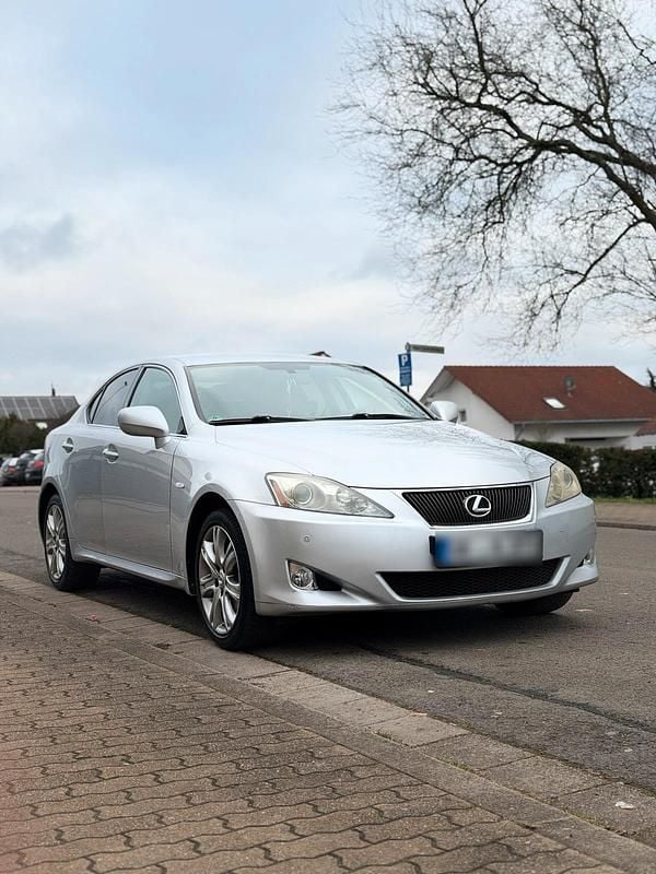 Second-hand Lexus IS220d 177 CP (130 kW) 2008 Argintiu Berlinǎ