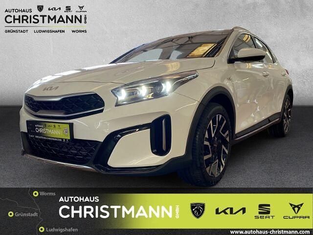 Neu Kia XCeed Comfort 101 PS (74 kW) 2025 Deluxe white m SUV