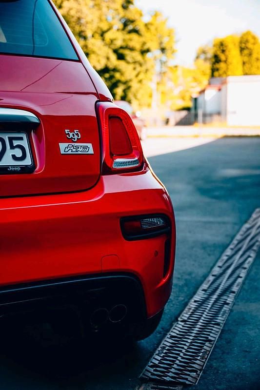 Gebraucht Abarth 595 Pista 160 PS (117 kW) 2018 Rot Kleinwagen