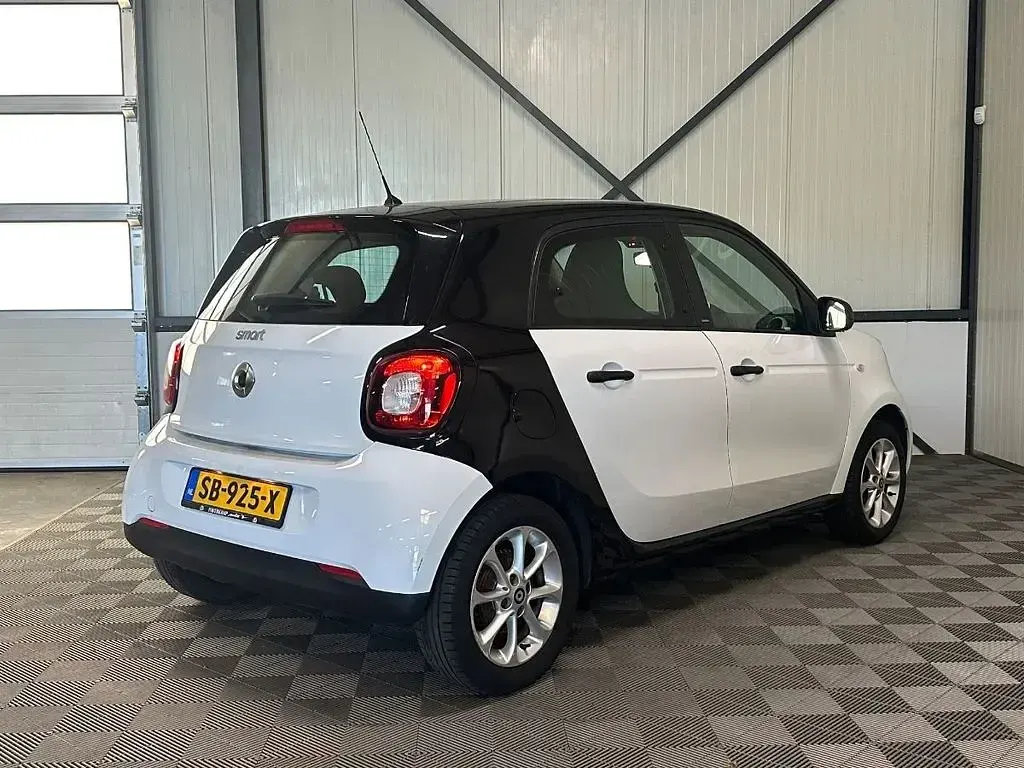 Gebraucht Smart ForFour Pure 69 PS (50 kW) 2018 Weiß Kleinwagen