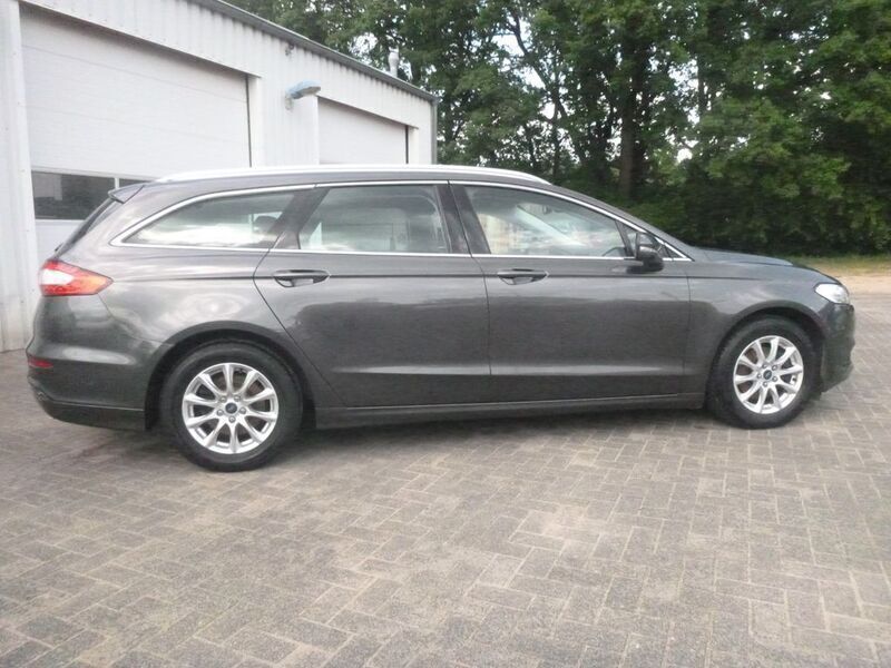 Gebraucht Ford Mondeo Titanium 116 PS (85 kW) 2015 Grau Limousine
