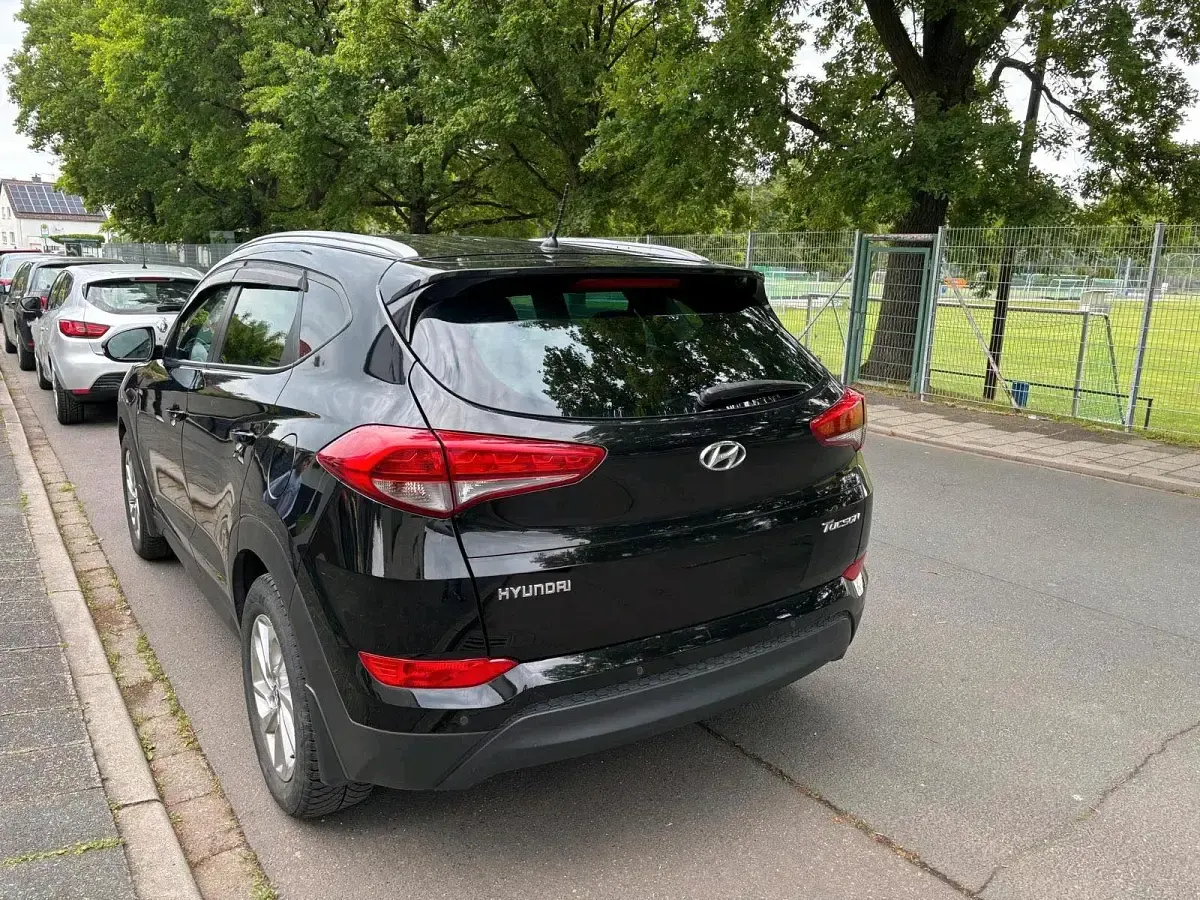 Gebraucht Hyundai Tucson 141 PS (103 kW) 2016 Schwarz SUV