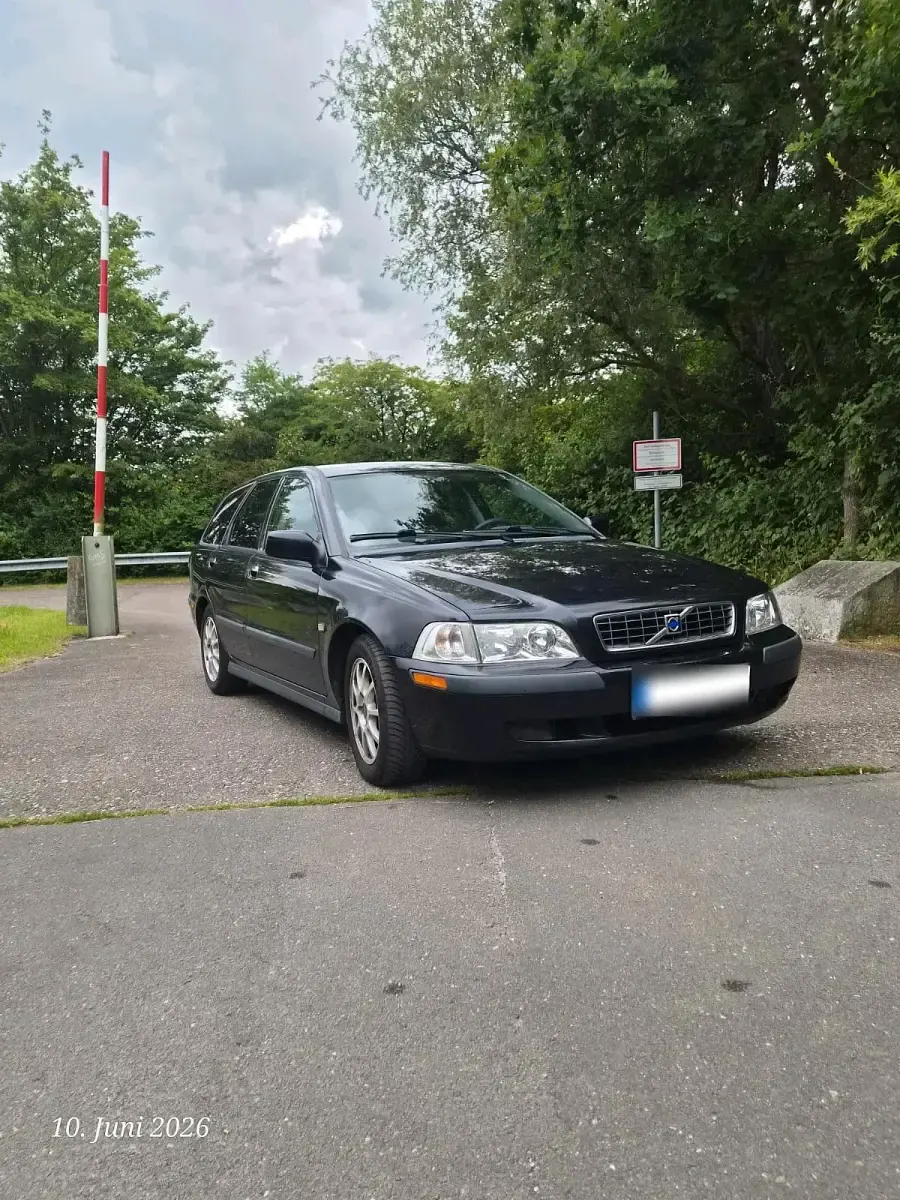 Gebraucht Volvo V40 115 PS (84 kW) 2003 Schwarz Kombi