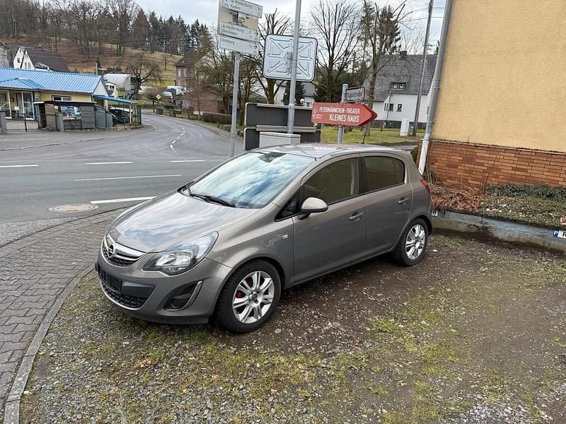 Gebraucht Opel Corsa 101 PS (74 kW) 2014 Braun Kleinwagen
