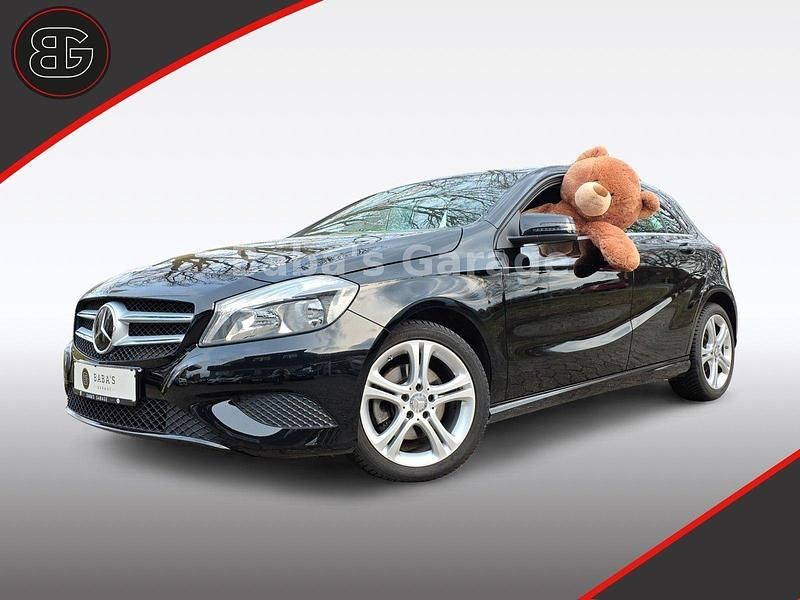 Gebraucht Mercedes A180 Urban 122 PS (89 kW) 2015 Schwarz Kleinwagen