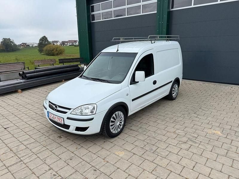 Weiß Gebraucht 2010 Opel Combo Van / Kleinbus | 1.950 € (Guter Preis) - Bild 1/4