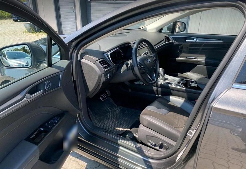 Gebraucht Ford Mondeo Titanium 180 PS (132 kW) 2015 Grau Kombi