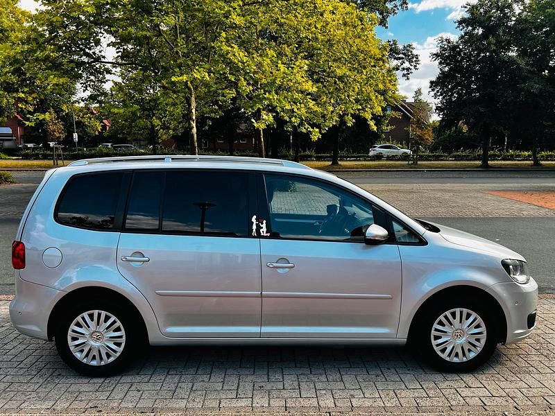 Gebraucht VW Touran 105 PS (77 kW) 2015 Silber Van / Kleinbus