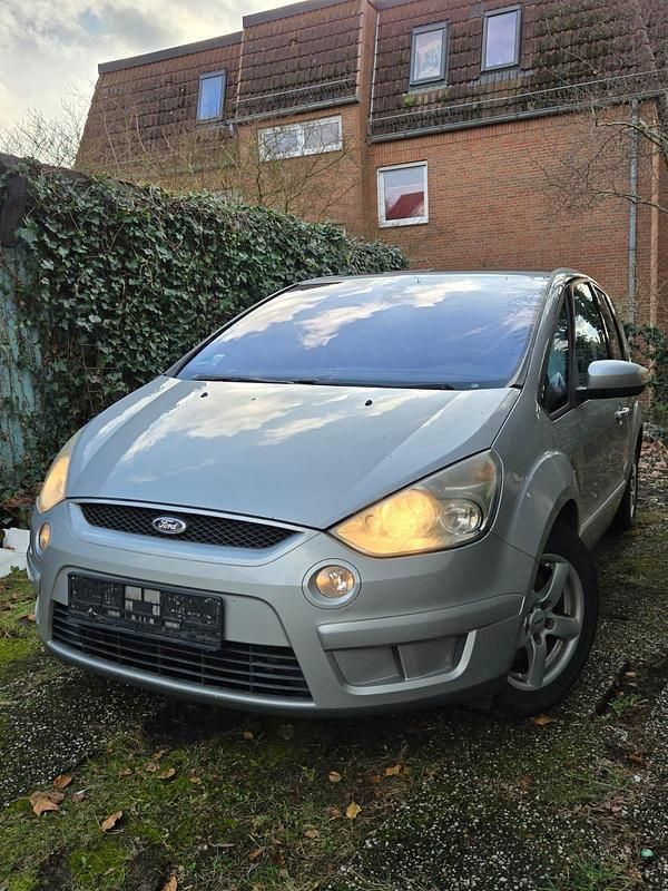 Silber Gebraucht 2008 Ford S-MAX Titanium Van / Kleinbus | 3.000 € (Fairer Preis) - Bild 1/4