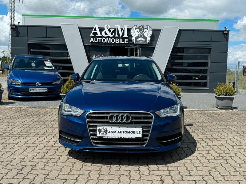 Gebraucht Audi A3 Attraction 110 PS (80 kW) 2015 Blau Limousine