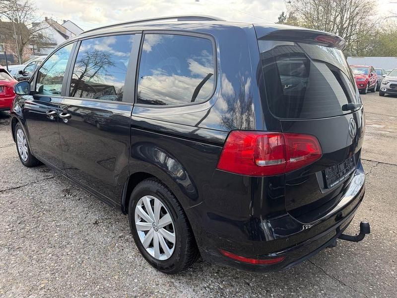 Gebraucht VW Sharan Trendline 140 PS (102 kW) 2010 Schwarz Van / Kleinbus