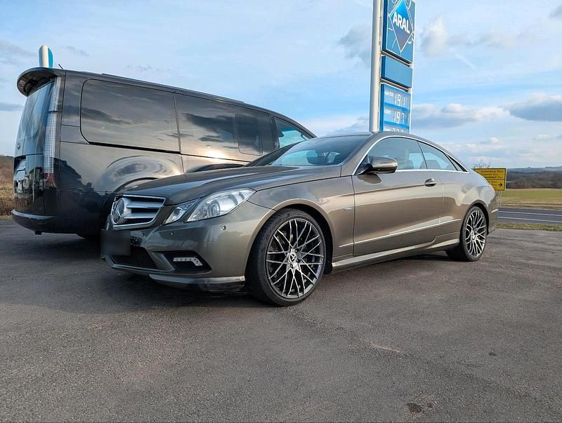 Gebraucht Mercedes E350 292 PS (214 kW) 2008 Coupé