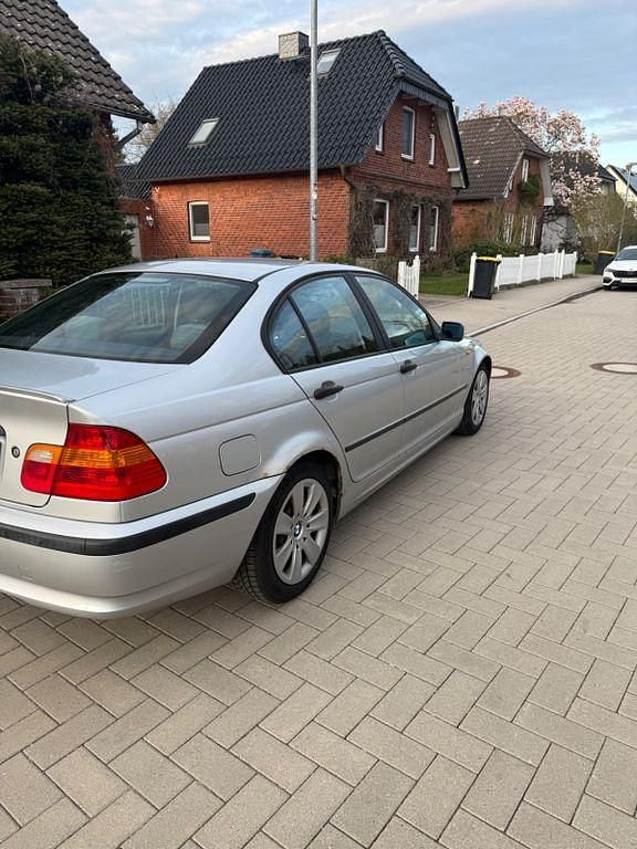 Gebraucht BMW 318 143 PS (105 kW) 2003 Silber Limousine