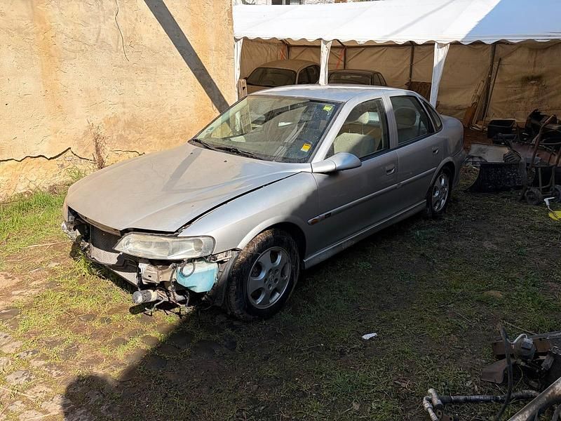 Gebraucht Opel Vectra Edition 1999 Silber Limousine