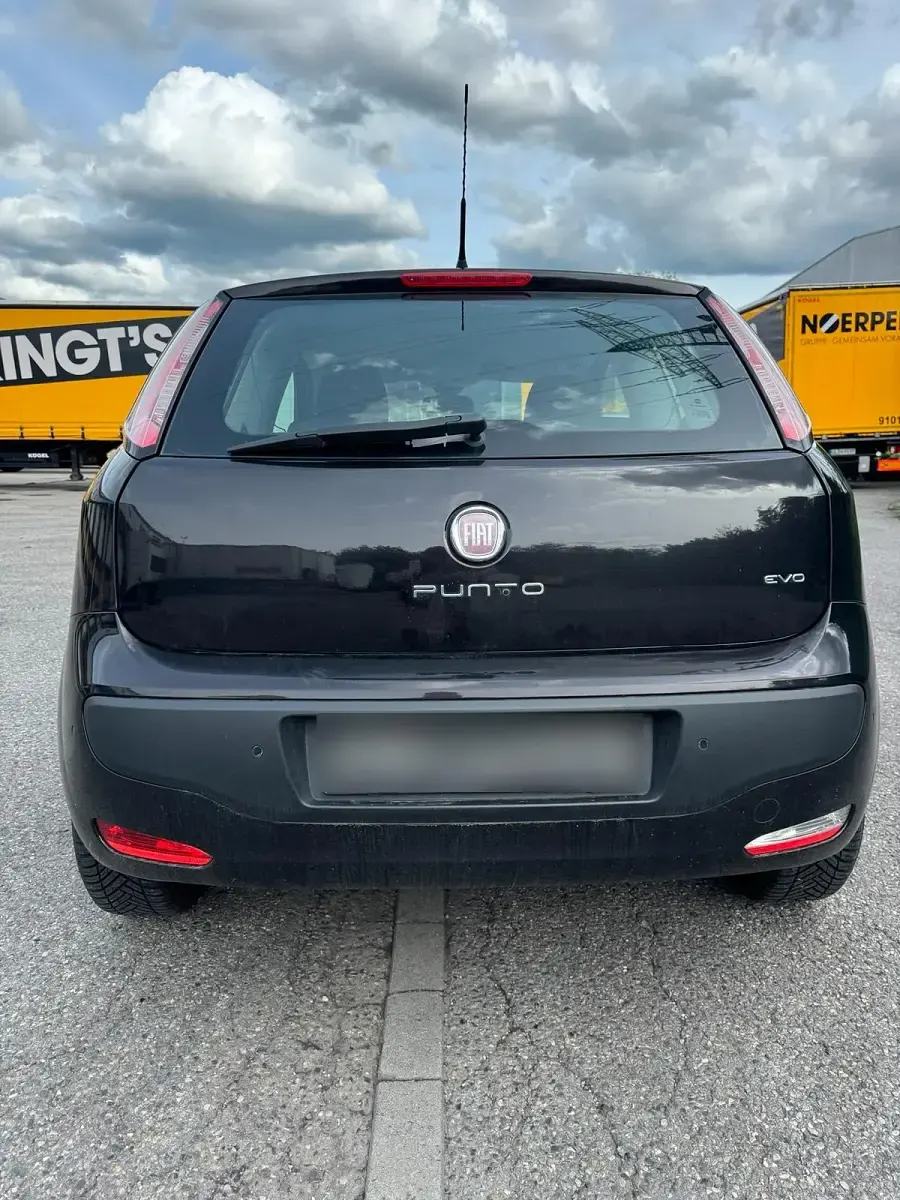 Gebraucht Fiat Punto 105 PS (77 kW) 2011 Schwarz Kleinwagen