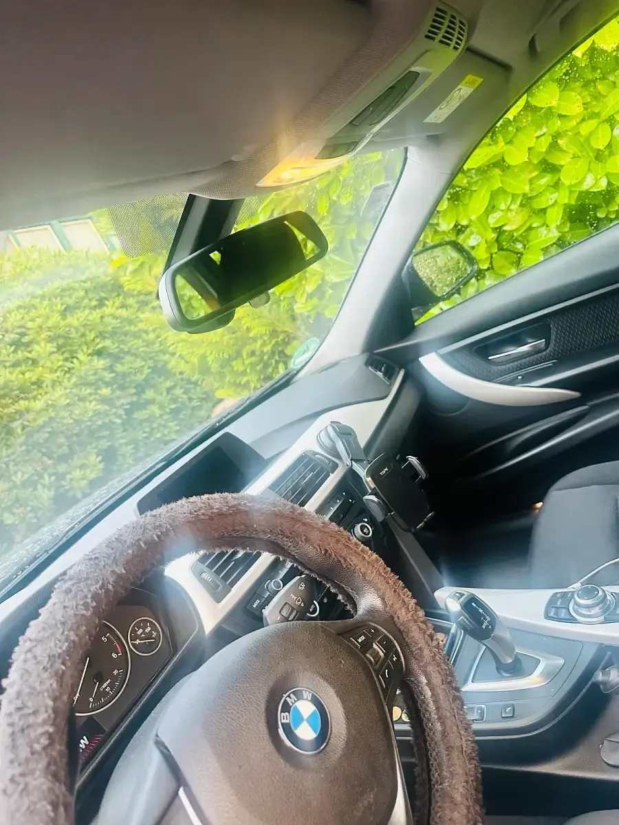 Gebraucht BMW 318 2015 Grau Kombi