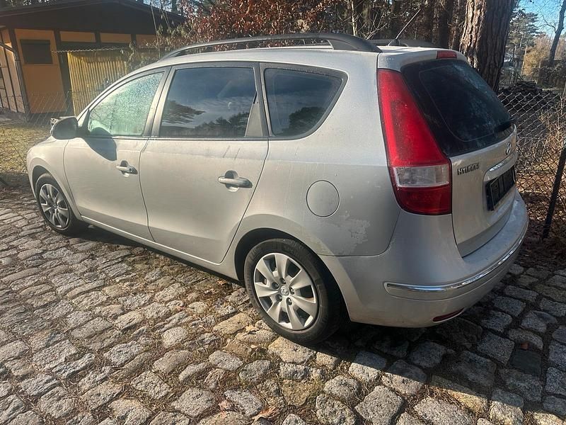 Gebraucht Hyundai i30 126 PS (92 kW) 2009 Silber Kombi