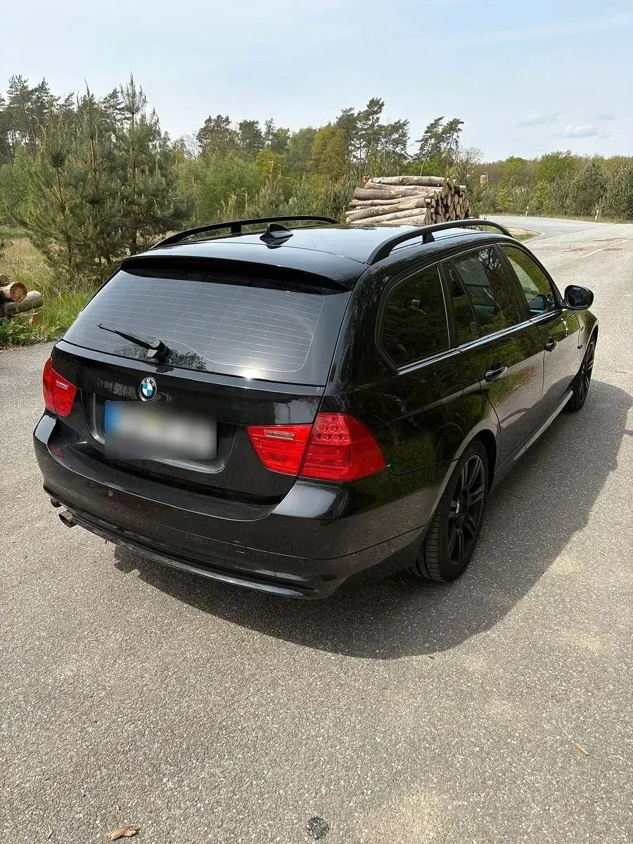 Gebraucht BMW 318 143 PS (105 kW) 2009 Schwarz Kombi