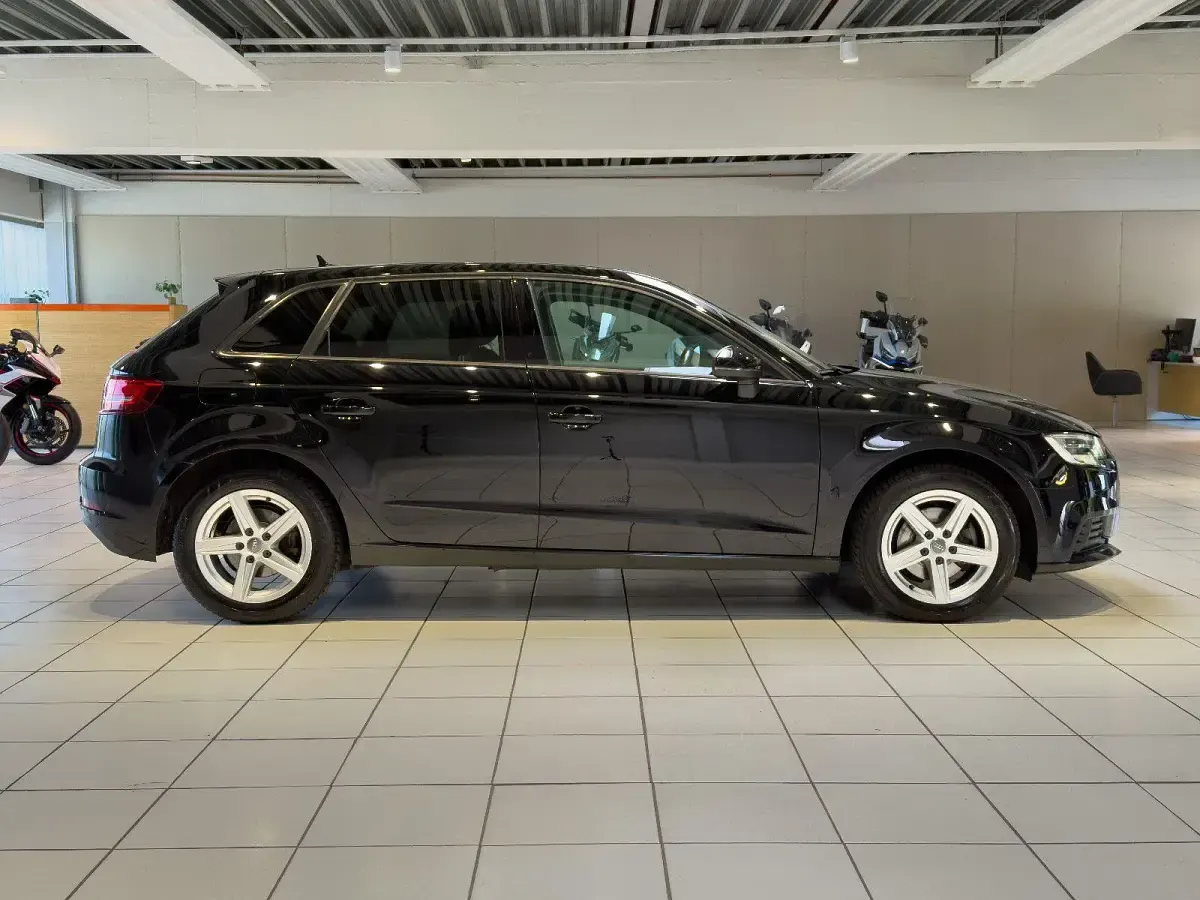 Gebraucht Audi A3 Basis 150 PS (110 kW) 2018 Schwarz Limousine