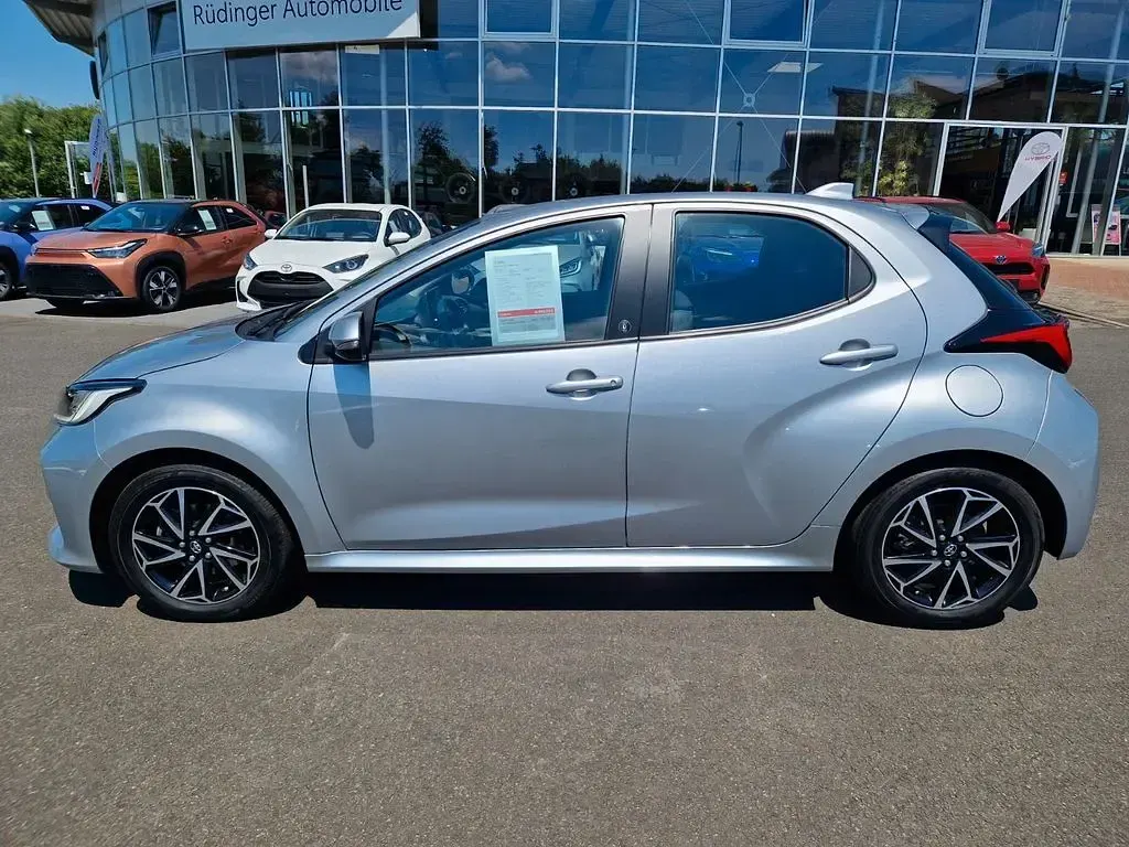 Gebraucht Toyota Yaris Team 116 PS (85 kW) 2023 Silber Kleinwagen
