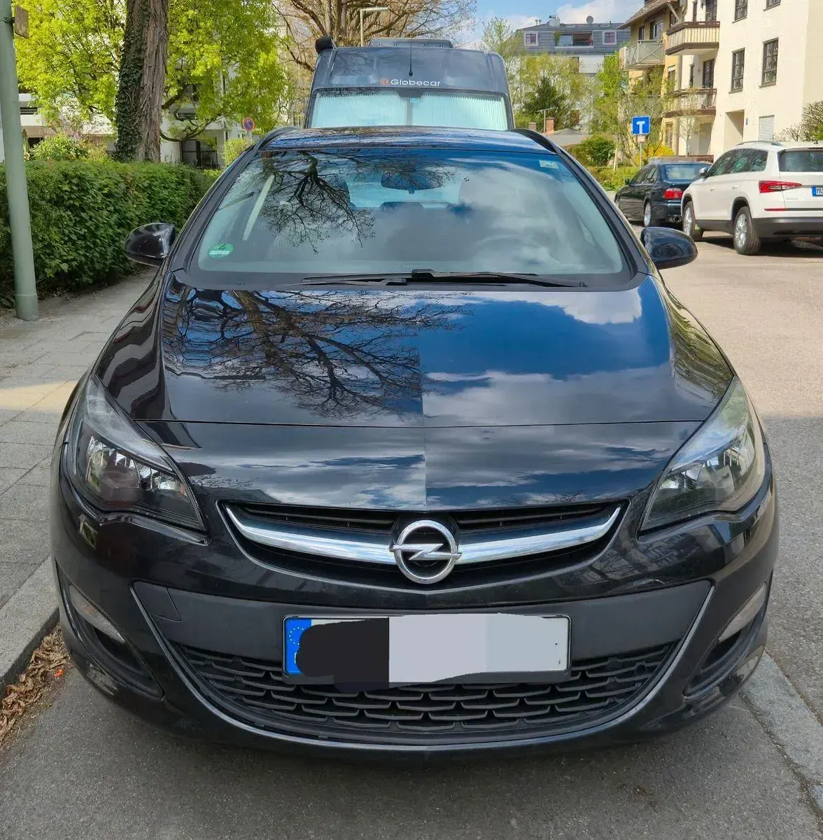 Używany Opel Astra Eco 165 KM (121 kW) 2012 Czarny Kombi
