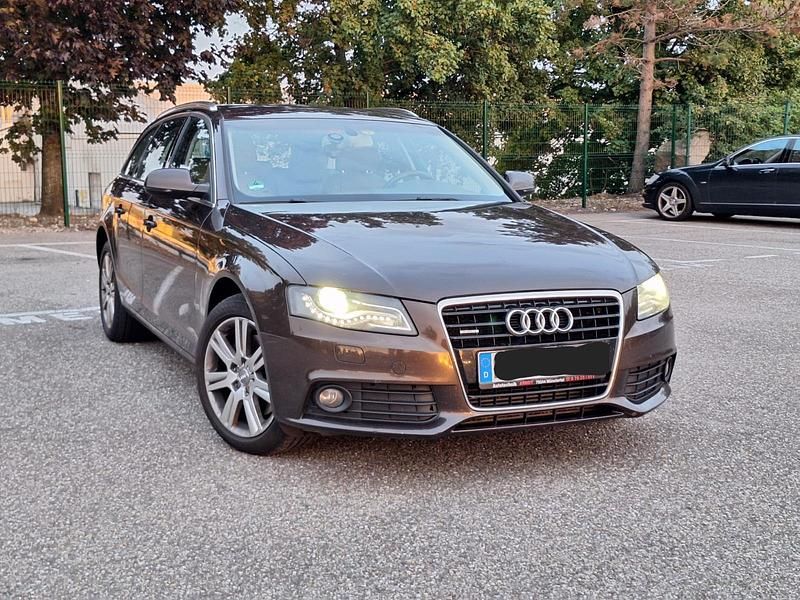 Braun Gebraucht 2011 Audi A4 Kombi | 5.000 € (Superpreis) - Bild 1/4