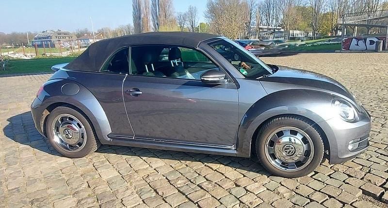 Gebraucht VW Beetle Cabriolet Design 105 PS (77 kW) 2013 Grau Cabrio