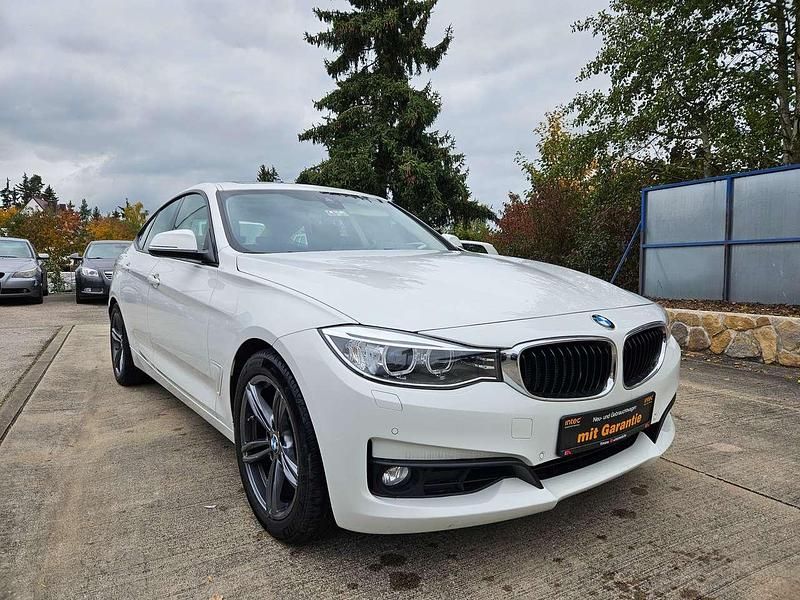 Alpinweiss iii Gebraucht 2016 BMW 330 Gran Turismo Advantage Kleinwagen | 13.490 € (Fairer Preis) - Bild 1/4