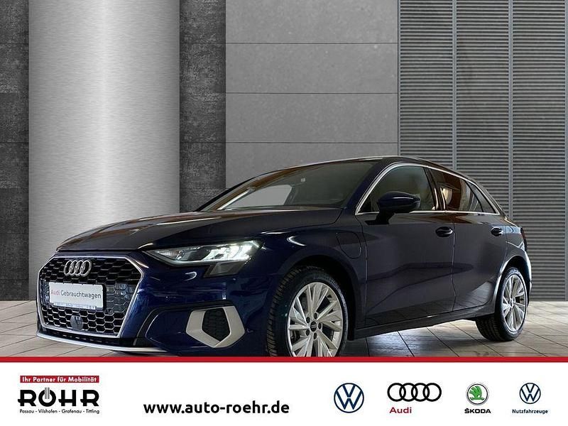 Blau Gebraucht 2024 Audi A3 Sportback e-tron Advanced Plus Limousine | 33.420 € (Etwas zu teuer) - Bild 1/4