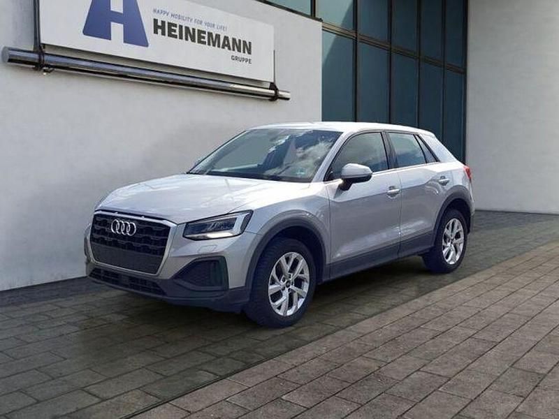 Florettsilber metallic Gebraucht 2023 Audi Q2 Basis SUV | 19.950 € (Fairer Preis) - Bild 1/4