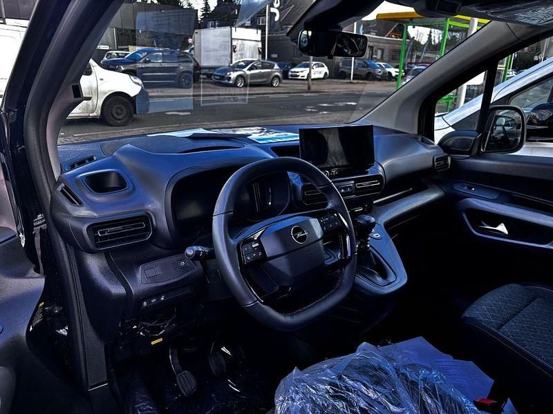 Neu Opel Combo 131 PS (96 kW) 2026 Schwarz Van / Kleinbus