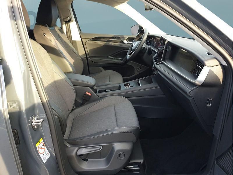 Neu VW Tayron 150 PS (110 kW) 2025 Grau SUV