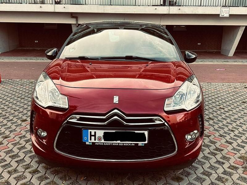 Rot Gebraucht 2011 Citroën DS3 So Chic Limousine | 5.700 € (Fairer Preis) - Bild 1/4