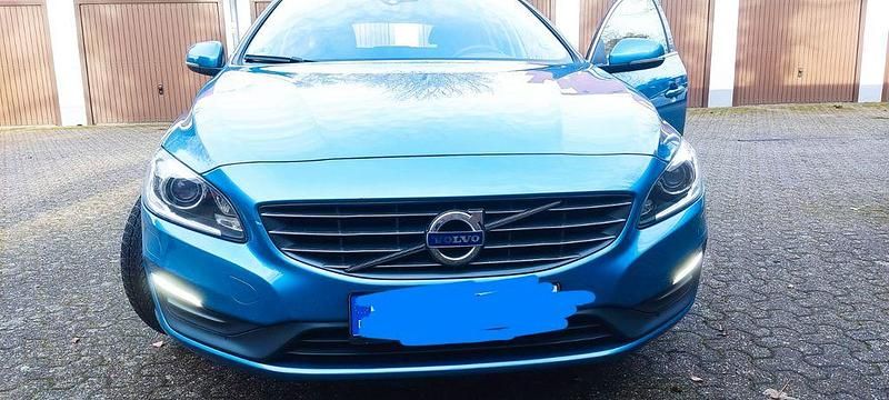 Gebraucht Volvo V60 Summum 120 PS (88 kW) 2016 Blau Kombi