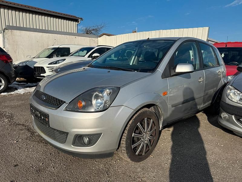 Gebraucht Ford Fiesta 80 PS (58 kW) 2000 Silber Kleinwagen