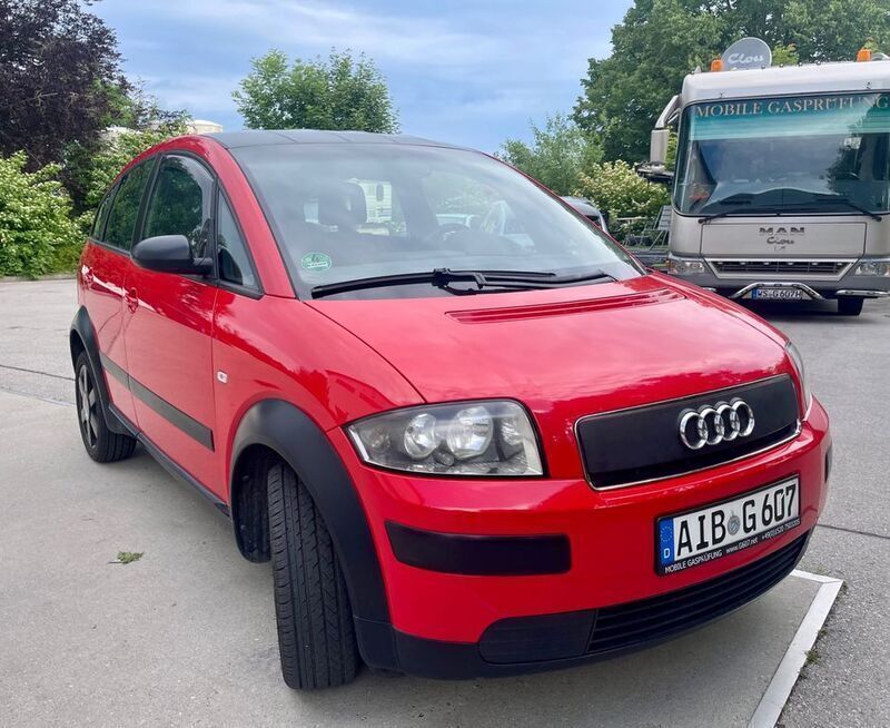 Rot Gebraucht 2003 Audi A2 Sport Kleinwagen | 2.950 € (Guter Preis) - Bild 1/4